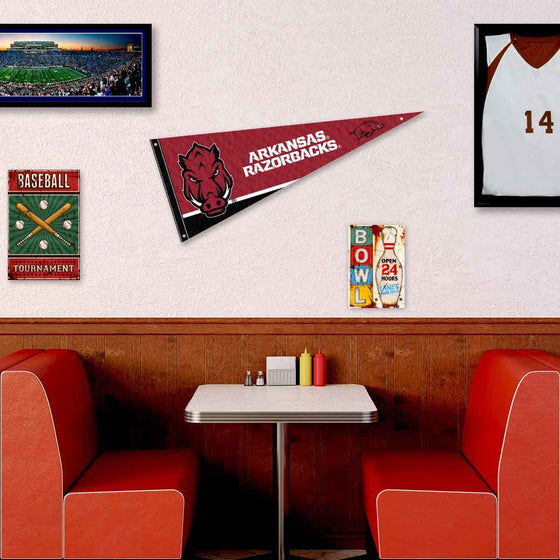 College Flags & Banners Co. Arkansas Razorbacks Pennant Flag and Wall Tack Mount Pads