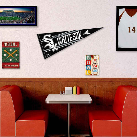 Chicago White Sox Pennant Banner and Wall Tack Pads