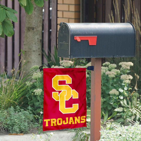 USC Trojans New SC Logo Garden Flag and Mailbox Post Pole Mount Holder Set