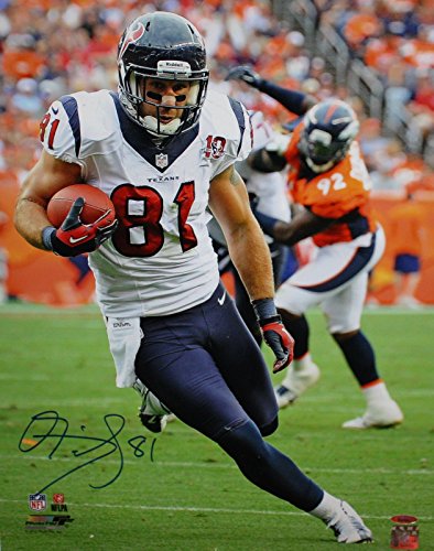 Owen Daniels Autographed 16x20 Vertical On Field Photo- TriStar Authenticated