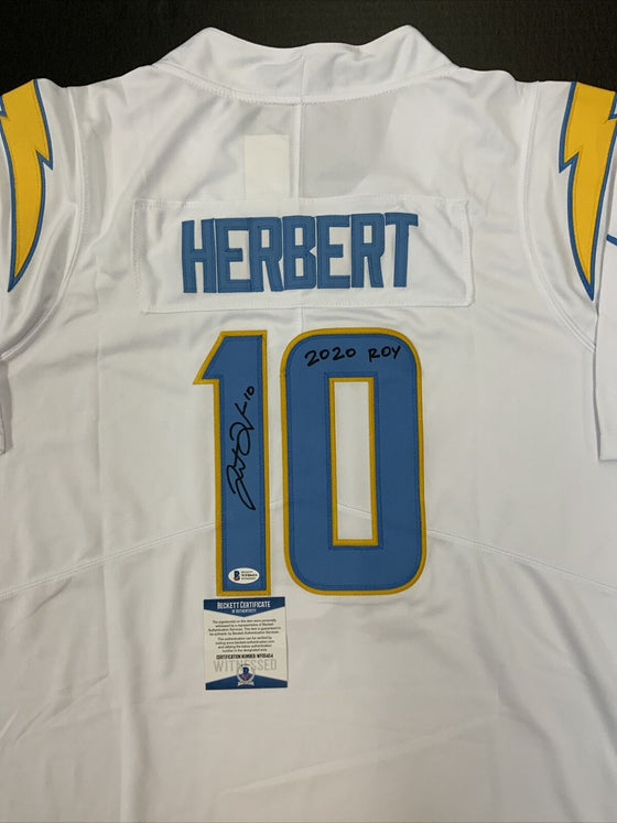 LOS ANGELES CHARGERS JUSTIN HERBERT SIGNED WHITE JERSEY 2020 ROY