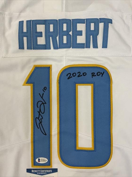 LOS ANGELES CHARGERS JUSTIN HERBERT SIGNED WHITE JERSEY 2020 ROY BAS  WF00454